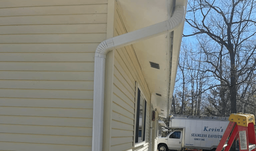 Kevin's Seamless Eavestroughs 